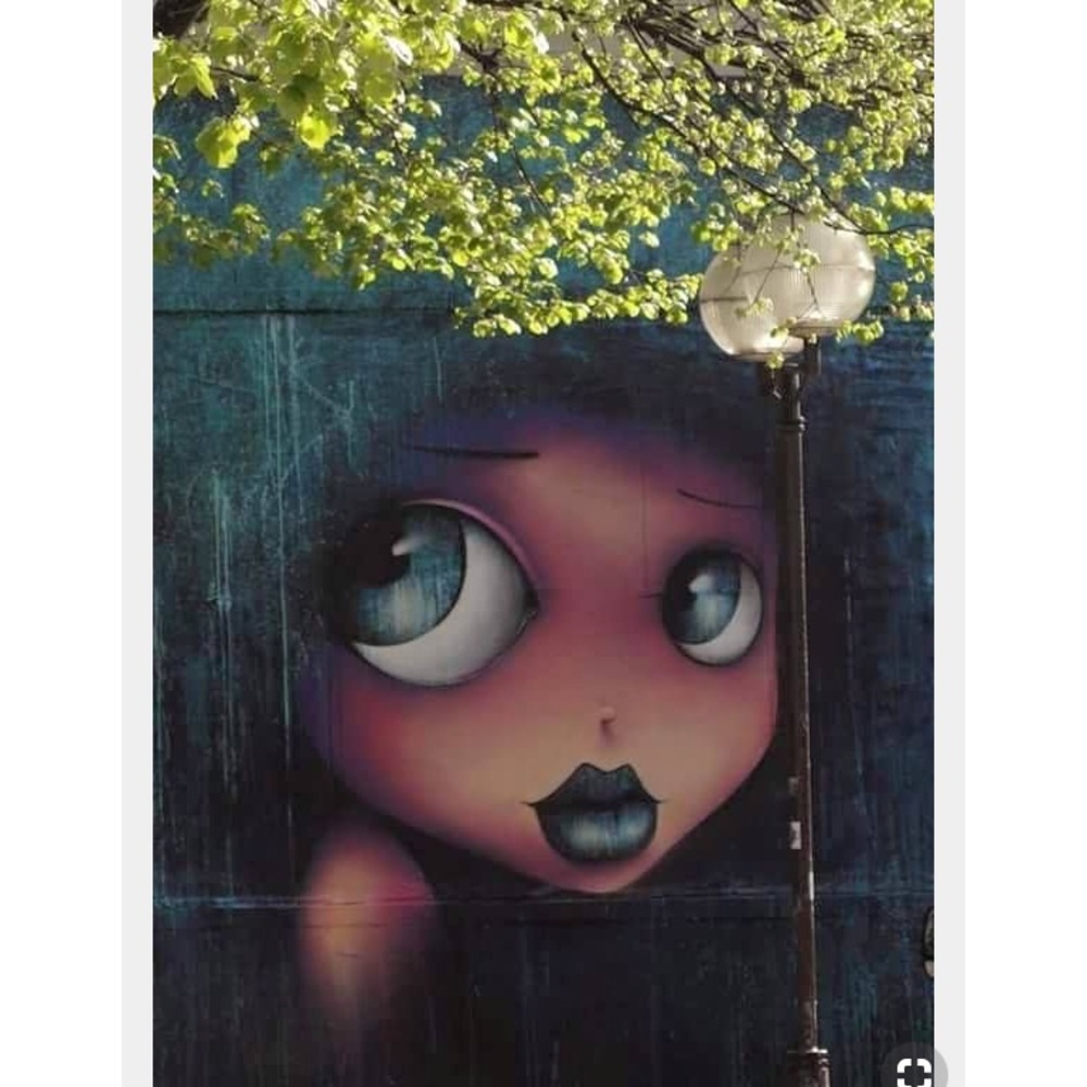 Meet your Posher, Yvette